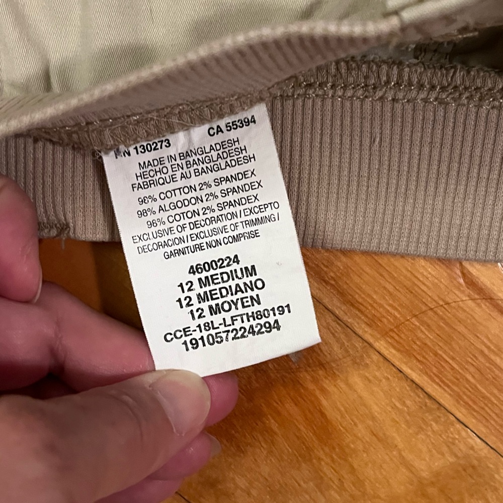 Lee relaxed fit Tan Cargo Capris 12 Medium - Picture 8 of 10